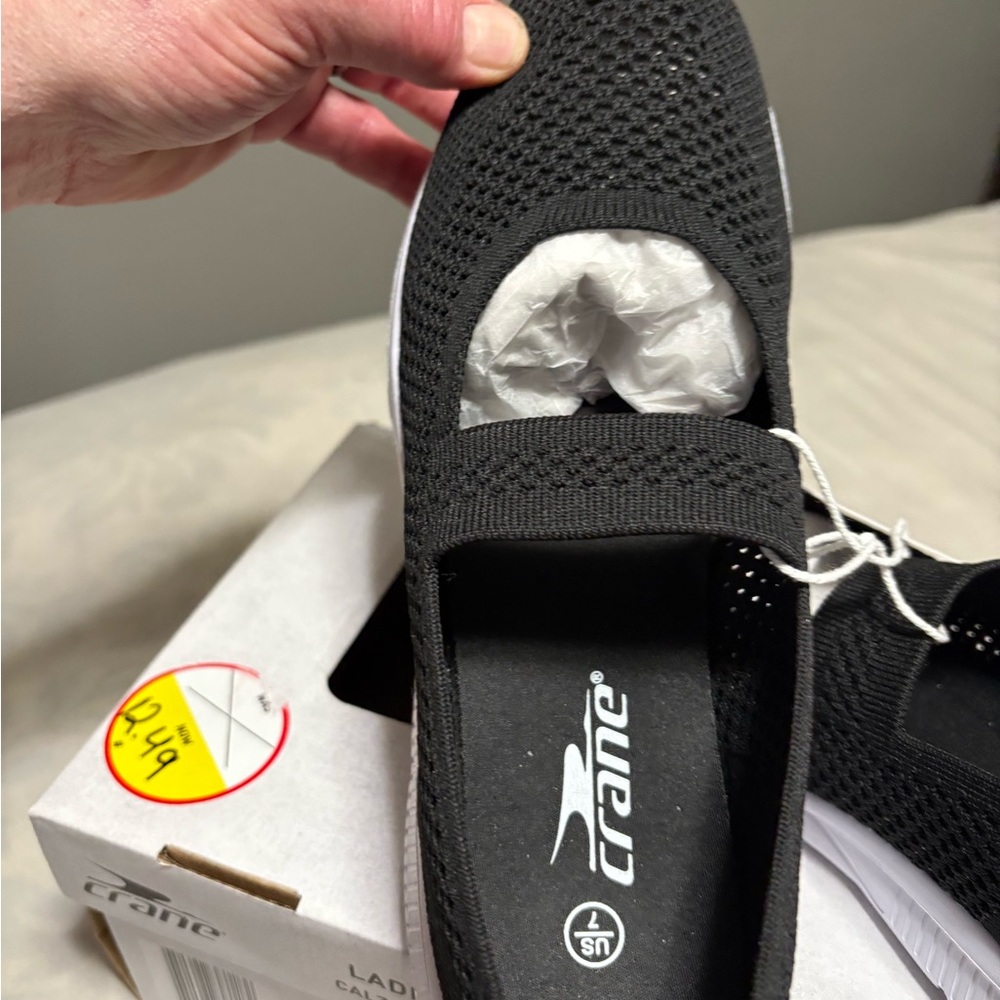 Trane Women's Black Athletic Slip-On Shoes - Picture 11 of 11